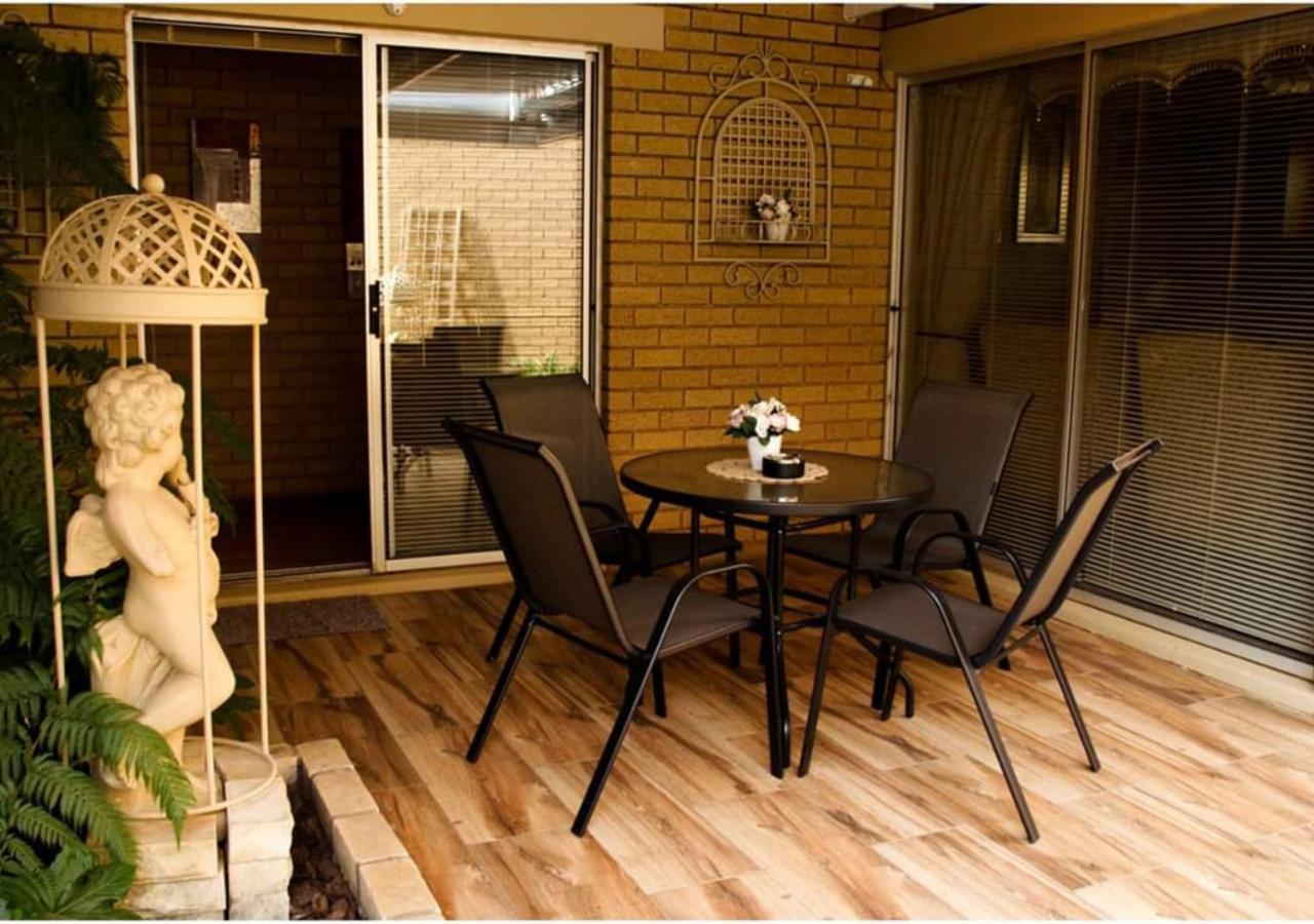 Villa Rose Cottages Bloemfontein Exterior foto