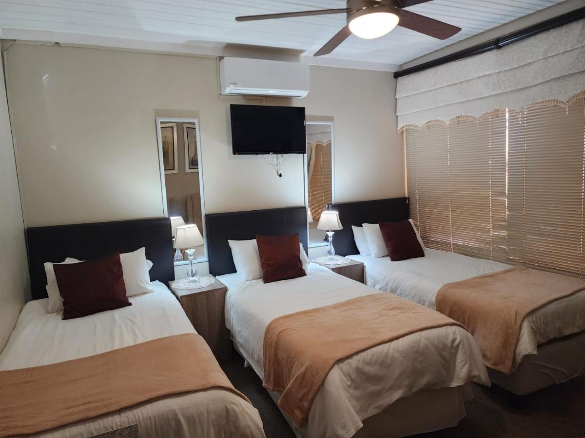 Villa Rose Cottages Bloemfontein Exterior foto