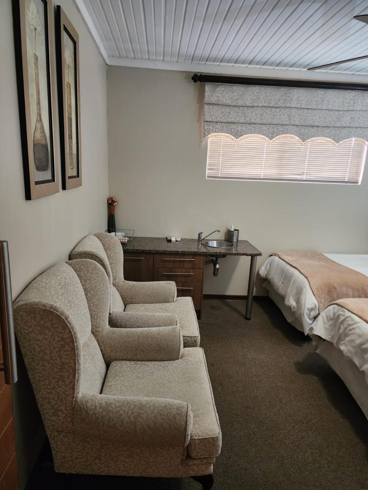 Villa Rose Cottages Bloemfontein Zimmer foto